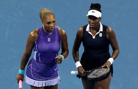 Serena (izquierda) y Venus Williams serán atracciones en la competencia de dobles del Abierto de Estados Unidos, a desarrollarse entre el 30 del presente mes y el 13 de setiembre.