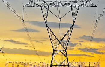 El sistema eléctrico paraguayo requiere de mayor inversión por año en distintas áreas.