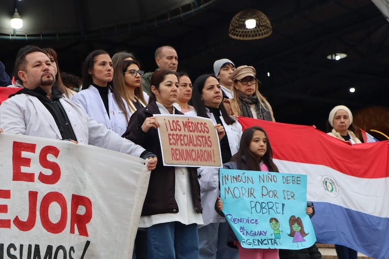Huelga de médicos: renuncias de especialistas podrían ser una “catástrofe”, advierte Bachi Núñez Huelga de médicos: renuncias de especialistas podrían ser una “catástrofe”, advierte Bachi Núñez