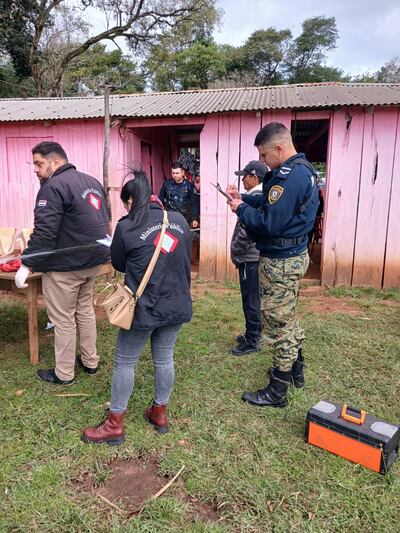 Agentes policiales intervienen en el homicidio de un agricultor de 71 años en Tava’i, Caazapá.