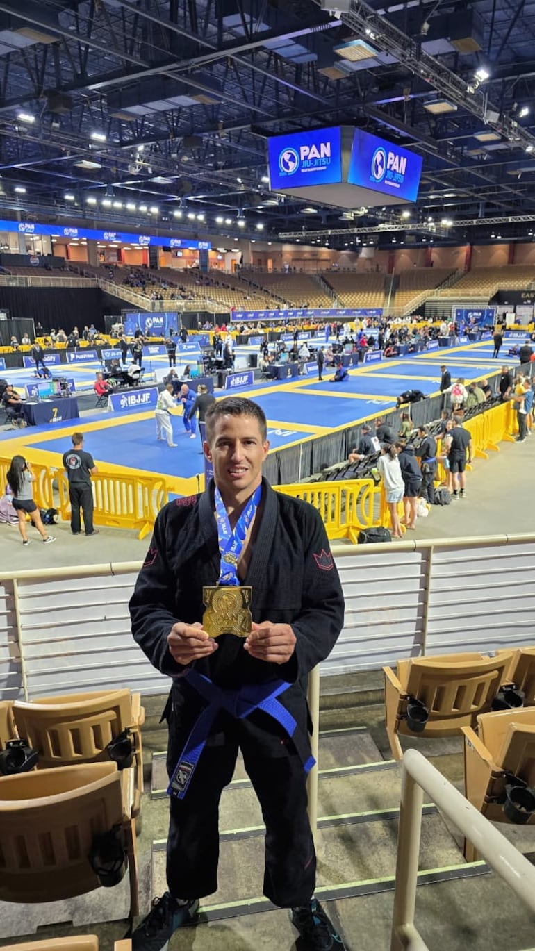 El paraguayo Sergio Villasanti se consagró campeón.