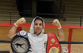Loco Rodas, campeón Sudamericano de la WPC de boxeo.