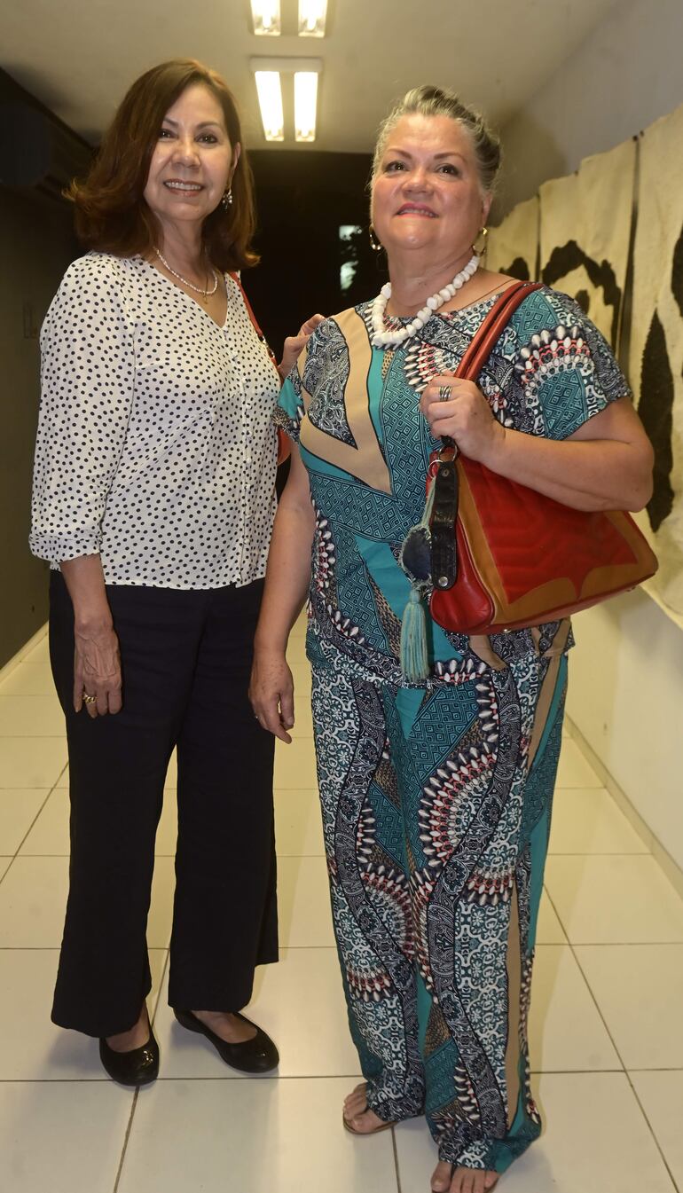 Lendy Peña y Martha Uhl.
