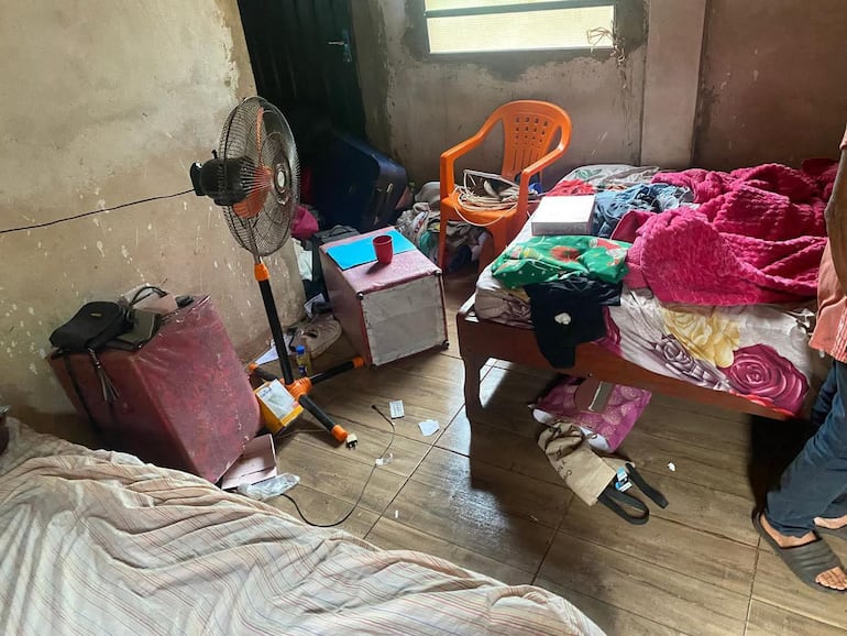 Asaltantes armados redujeron a una pareja y robaron un vehículo en Carlos Antonio López