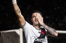 El delantero Pablo Ezequiel Vegetti (37 años), y la celebración con la camiseta de Vasco da Gama, donde es considerado un ídolo por “Força Jovem”, la principal hinchada organizada del club brasileño.