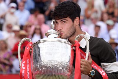 Carlos Alcaraz, el mejor en césped, se coronó en Queen's. EFE