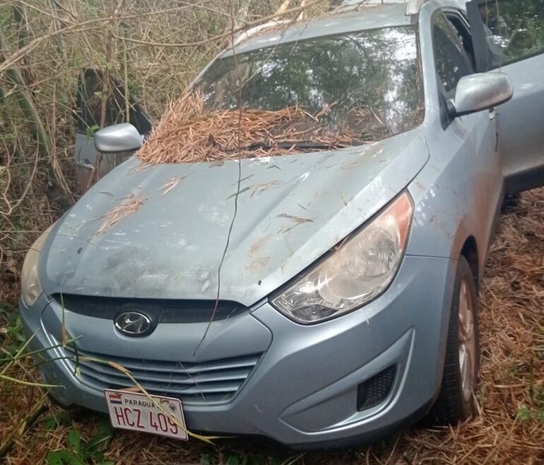 Hallan vehículo abandonado utilizado en intento de robo a cajero automático en La Paz