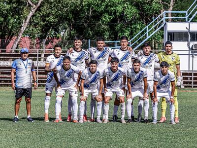 Formación del 15 de Mayo de Itapé, que buscará la corona del Nacional B de la UFI frente al Patriotas de Hernandarias.
