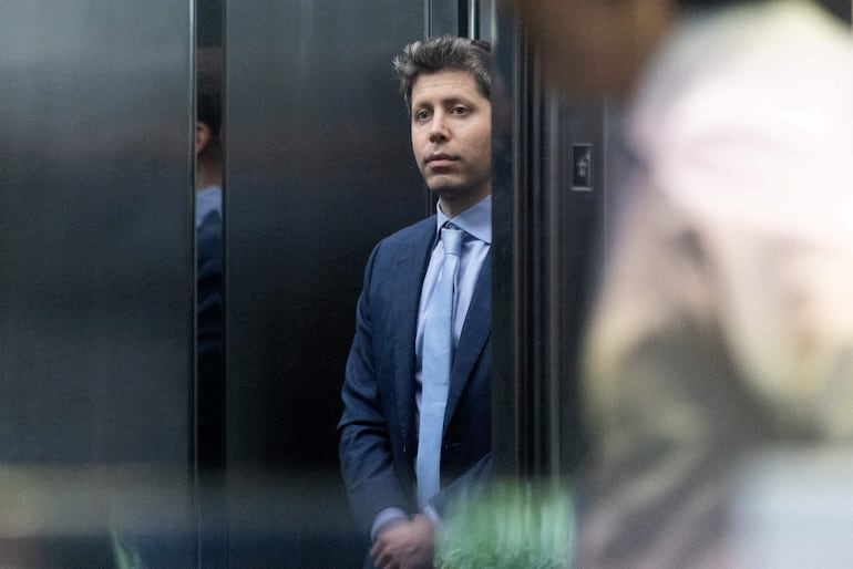 Sam Altman llega al tribunal en el Ronald V. Dellums Federal Building el 30 de abril de 2026 en Oakland.