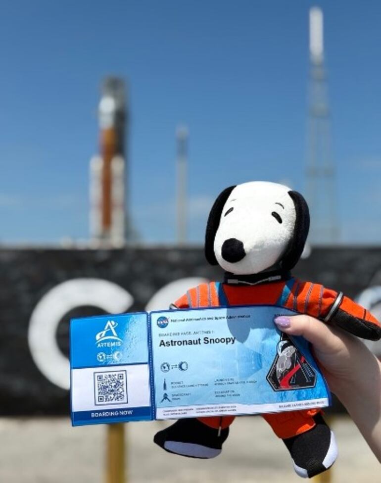 Snoopy también tiene su Boarding Pass para Artemis II.