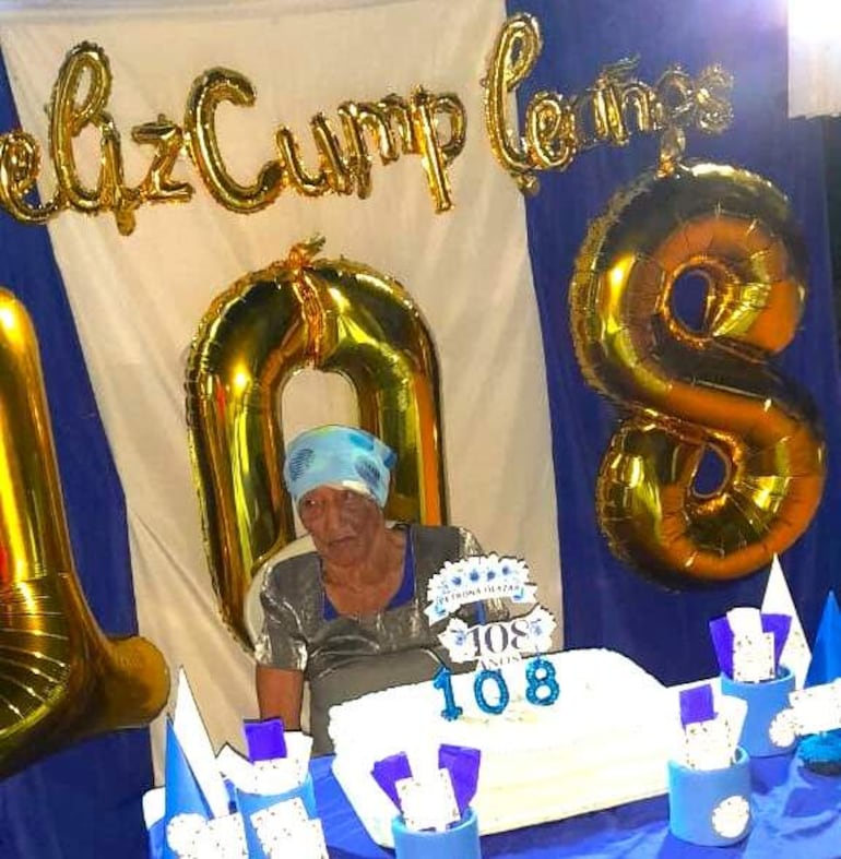 En su comunidad, Doña Petrona Olazar, viuda de Palacios, todavía lúcida, es toda una reliquia.