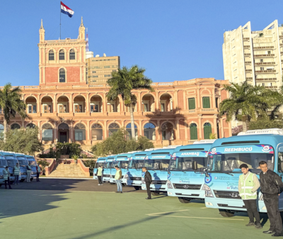 Automotor participó de la entrega oficial de 18 bibliobuses Hyundai County destinados a fortalecer la atención integral de la primera infancia en todo el país.