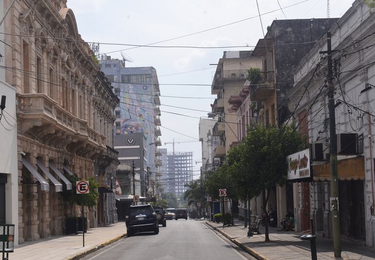 Lugares cerrados y vacíos por cuarentena a causa del coronavirus en Paraguay.