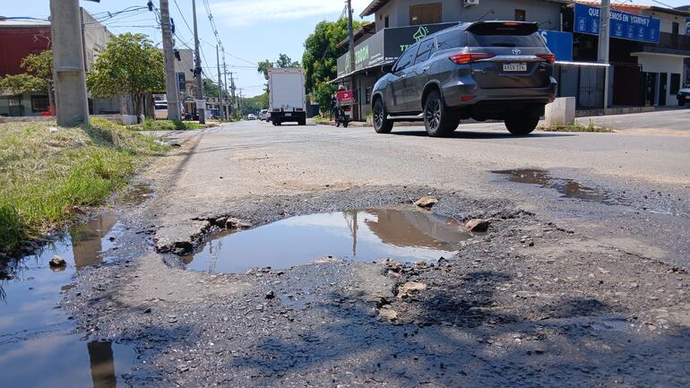 La calle Tte. Ettiene está en las mismas condiciones que otras calles de la ciudad.