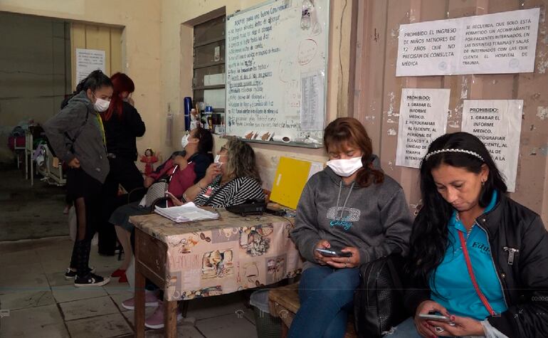 Familiares de pacientes que conviven en el albergue del Hospital de Trauma refieren que son muchos los gastos que deben realizar. 