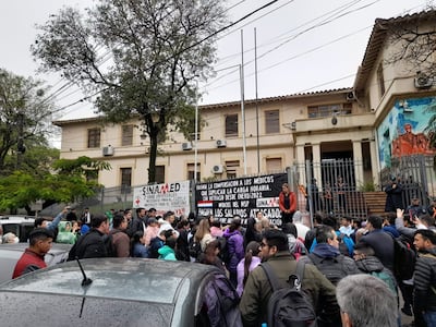 Manifestación de médicos del Sinamed en reclamo al pago de haberes adeudados.