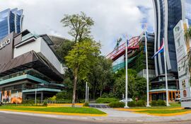 Imagen de la fachada del shopping Paseo la Galería.