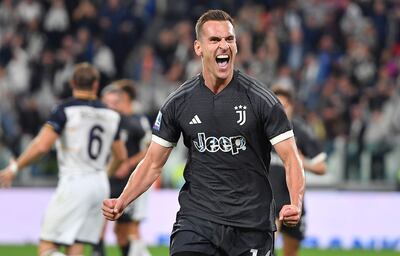 Arkadius Milik celebra el gol de la victoria para Juventus