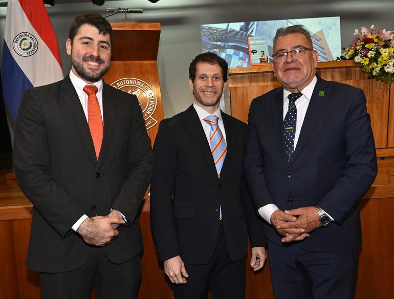 Rafael Caballero, Guillermo Delmás y Delio Vera Navarro.
