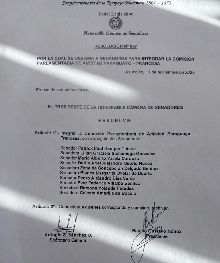 Resolución N° 967 de la Cámara de Senadores por la cual se integra la Comisión de Amistad paraguayo-francesa.