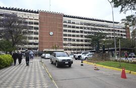 Imagen de referencia: Hospital Central del Instituto de Previsión Social (IPS).