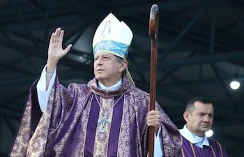 Monseñor Ricardo Valenzuela cuestiona la contaminación del agua, la tala de árboles y el maltrato animal.