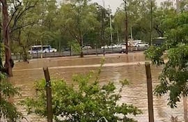 El Parque Ñu Guasú se inundó tras las intensas precipitaciones ayer. Según reportes de Meteorología, en Luque llovió 208,1 mm en la zona, en menos de 24 horas.