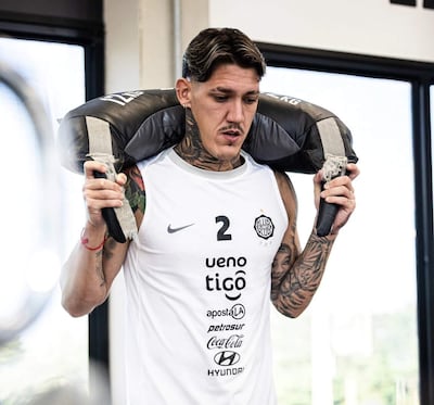 Bryan Bentaberry, zaguero central uruguayo de Olimpia.