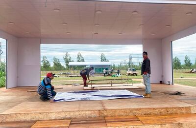 Recién del 22 al 25 de mayo se realizará la Expo Pioneros del Chaco; sin embargo, las actividades de armado de stands ya son intensas dentro del predio.