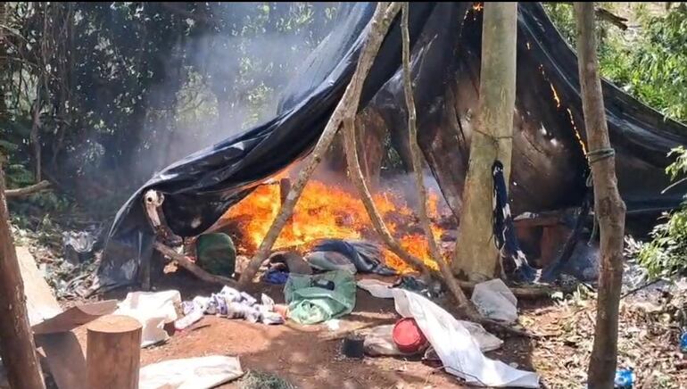 Los antidrogas destruyeron 9 "narcocampamentos".
