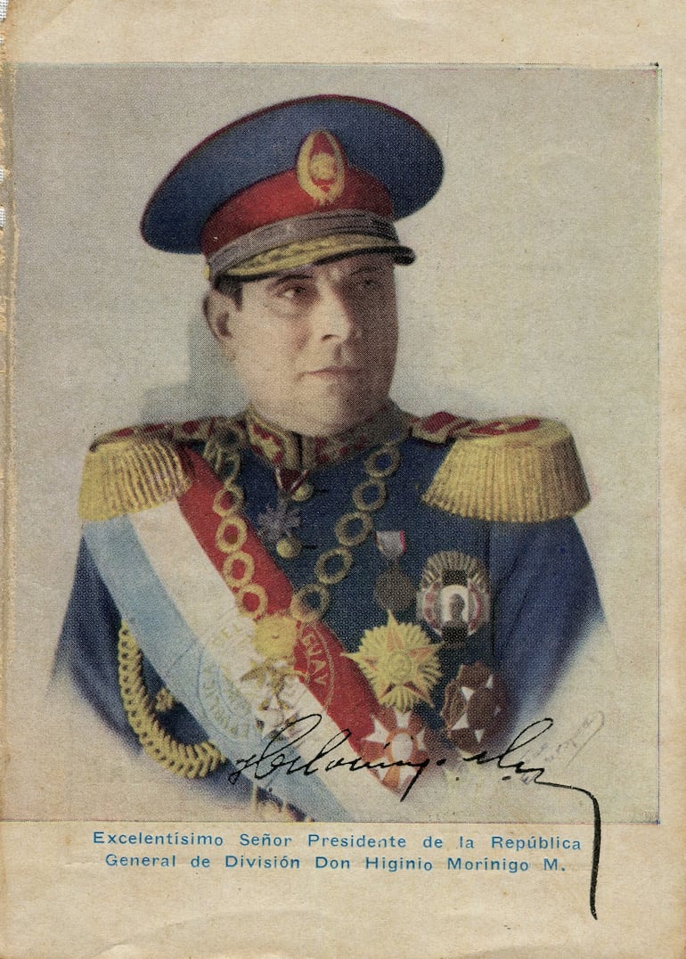 Imagen original de la fotografía de Higinio Morínigo impresa por Denapro, hacia 1945, hoja suelta, que se encuentra en la Imagoteca Paraguaya.