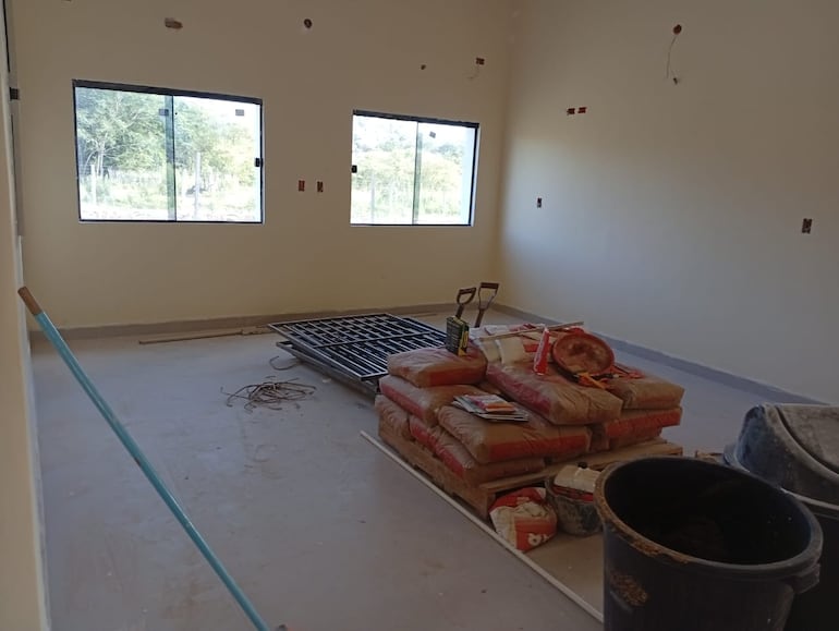 En la obra de César Barrientos aguardan que continúe la obra.