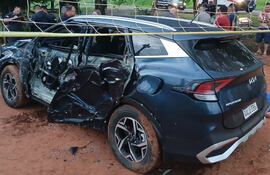 La camioneta en que viajaba la victima fatal.