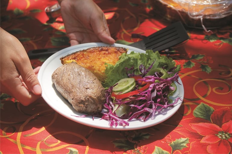 Plato de comida por la fiesta de fin de año.