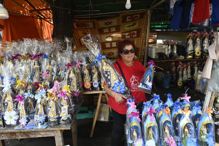 Las imágenes de la Virgencita de Caacupé se multiplican