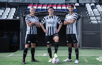Los nuevos rostros en Libertad: Alan Max Benítez Domínguez (32 años), Matías Nicolás Rojas Romero (30 años) y Alexis David Duarte Pereira (25 años). Foto: @Libertad_Guma