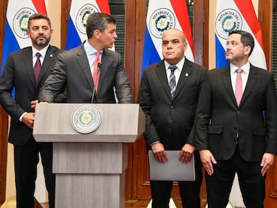 El vicepresidente Pedro Alliana; el presidente y vocero, Santiago Peña; el presidente del Congreso, Basilio "Bachi" Núñez; el titular de Diputado, Raúl Latorre y el contralor Camilo Benítez.