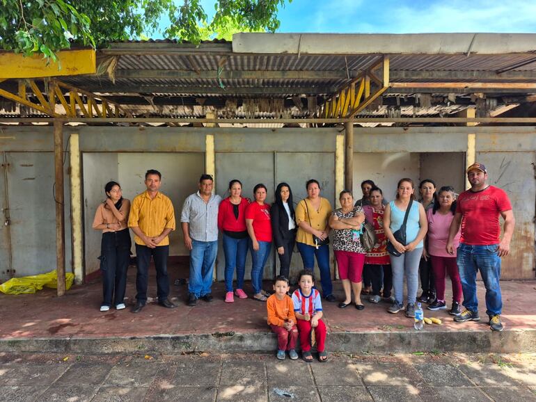 Denuncian que “proyecto fallido” de la EBY es “aguantadero de adictos” al costado de la Feria Municipal de Encarnación