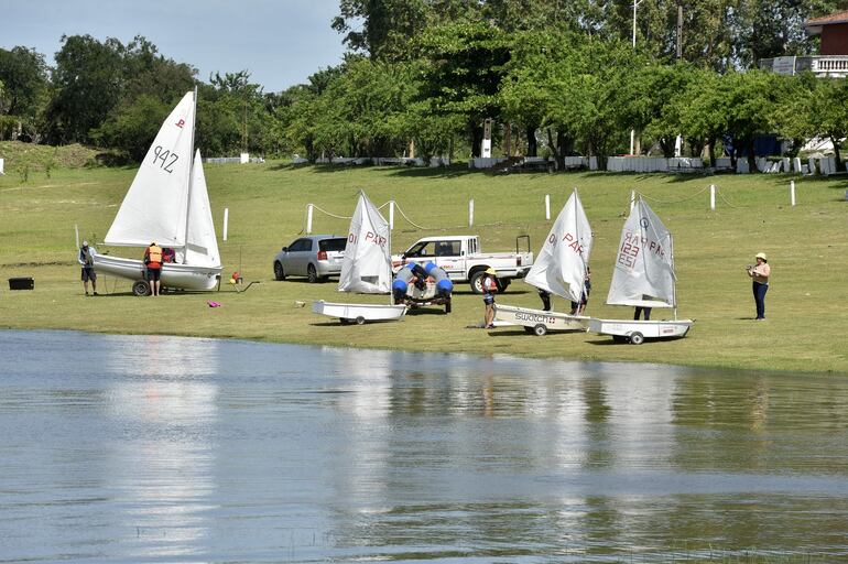 Todo listo en la Bahía para las pruebas de vela.