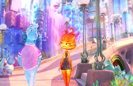 Wade, un muchacho de agua, y Ember, una joven de fuego, entablan una amistad que los lleva a recorrer la Ciudad Elementos.