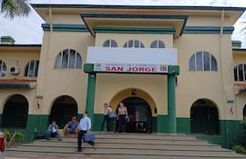 Acceso al Hospital Militar San Jorge, reconocido centro de referencia en cirugías cardiacas.