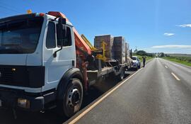 Incautan camión con mercaderías irregulares en Canindeyú