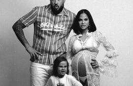 Natti Natasha, Raphy Pina y Vida esperaban ansiosos a Dominique. Hoy, la niñita ya está con ellos.