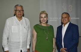Nelson Mora, Fulvia Solaeche y Pablo Burián.