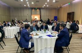Almuerzo de trabajo de Eurocámara, con participación de delegados de la UE y empresarios del Paraguay, en el Crown Plaza de Asunción, este lunes.