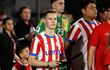 Joshua Duerksen ingresando al campo de juego antes del encuentro entre Paraguay y Argentina por las clasificatorias al Mundial FIFA 2026.