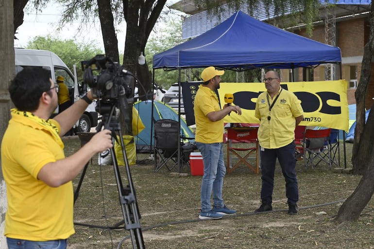 Javier Bento, director de la prueba del Rally del Chaco 2026 durante la entrevista con ABC en la Terminal de Ómnibus de la ciudad de Mariscal Estigarribia, Paraguay.