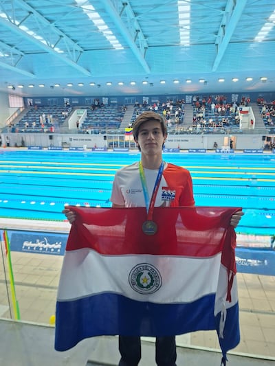 Santiago Codas Fariña consiguió la presea dorada en Chile, en los 50 metros libres, para cerrar la actuación del Team Paraguay con un total de 4 medallas.