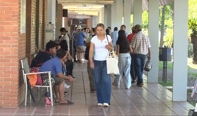 Semanalmente, cientos de asegurados del IPS acuden hasta el Incan buscando medicamentos, porque el seguro social no les provee.