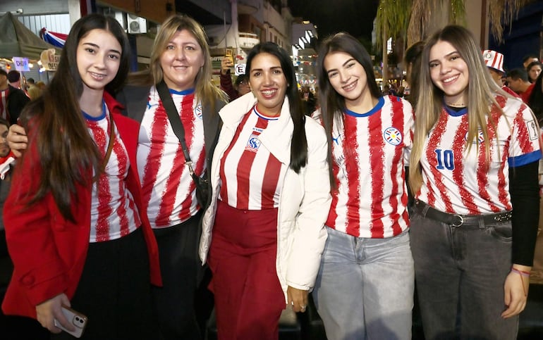 Unicentro Invita alentar a Paraguay	en Palma y 15 de Agosto